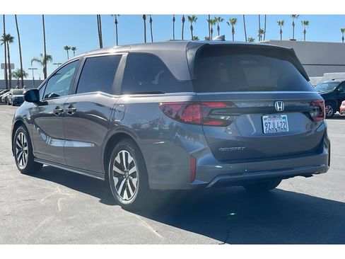 Used 2026 Honda Odyssey EX-L image 3