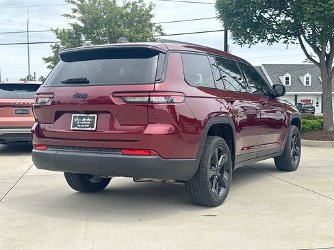 Used 2025 Jeep Grand Cherokee L Laredo RWD image 8