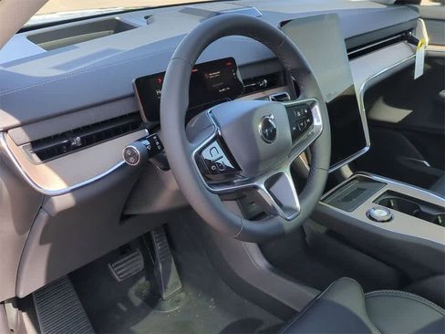 New 2025 Volvo EX90 Ultra w/ Protection Package Premier image 2