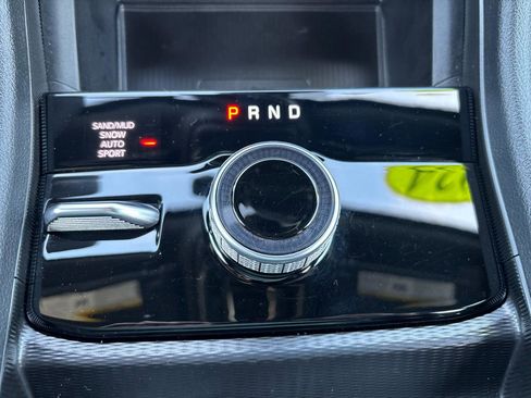 Used 2024 Jeep Grand Cherokee Limited w/ Luxury Tech Group II image 28