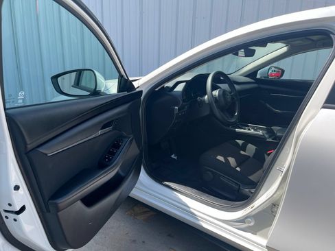Used 2024 MAZDA MAZDA3 s FWD image 10
