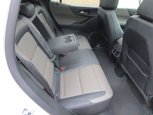 New 2026 Chevrolet Equinox LT w/ Convenience Package II image 18