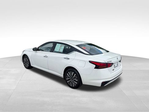 Used 2024 Nissan Altima 2.5 SV AWD/4WD image 4