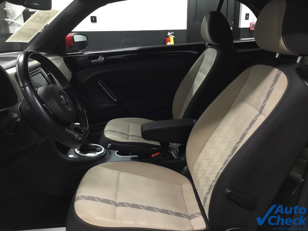 Used 2018 Volkswagen Beetle 2.0T Coast FWD image 32