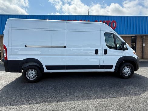 Used 2025 RAM ProMaster 2500 w/ Safety Group FWD image 8