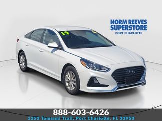 Used 2019 Hyundai Sonata SE w/ Winter Weather Package image 1