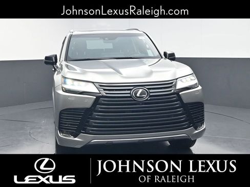 Used 2023 Lexus LX 600 4WD w/ Appearance Package image 4