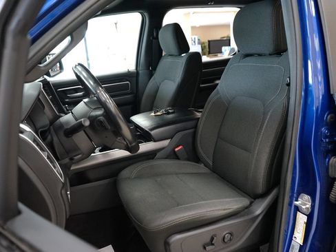 Used 2019 RAM 1500 Big Horn AWD/4WD image 2
