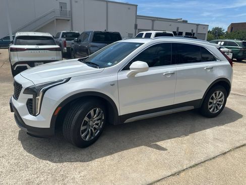 Used 2019 Cadillac XT4 Premium Luxury w/ Cold Weather Package FWD image 1