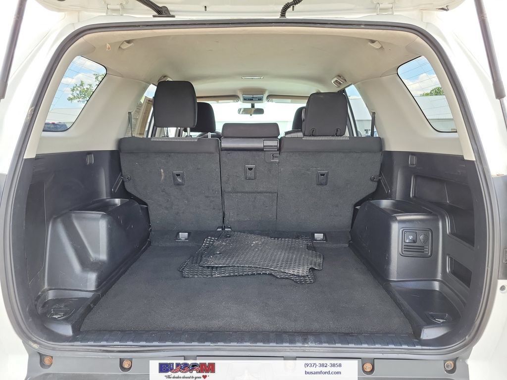 Used 2019 Toyota 4Runner SR5 AWD/4WD image 7