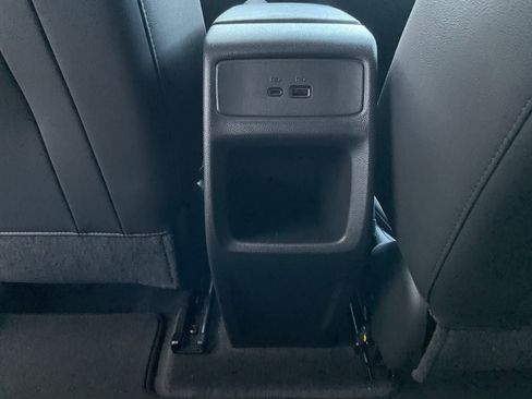 Used 2025 Chevrolet Trax LT w/ LT Convenience Package image 18