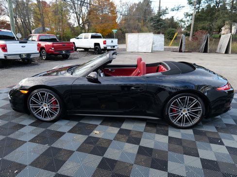 Used 2015 Porsche 911 Carrera 4S image 8