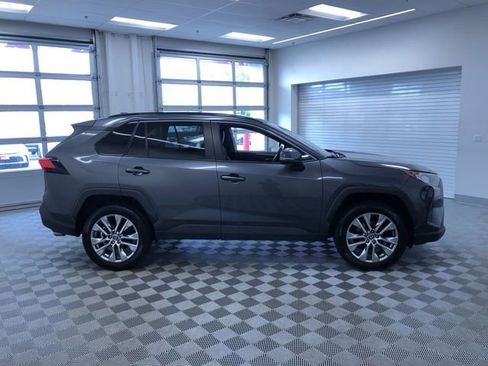 Used 2021 Toyota RAV4 XLE Premium AWD/4WD image 36