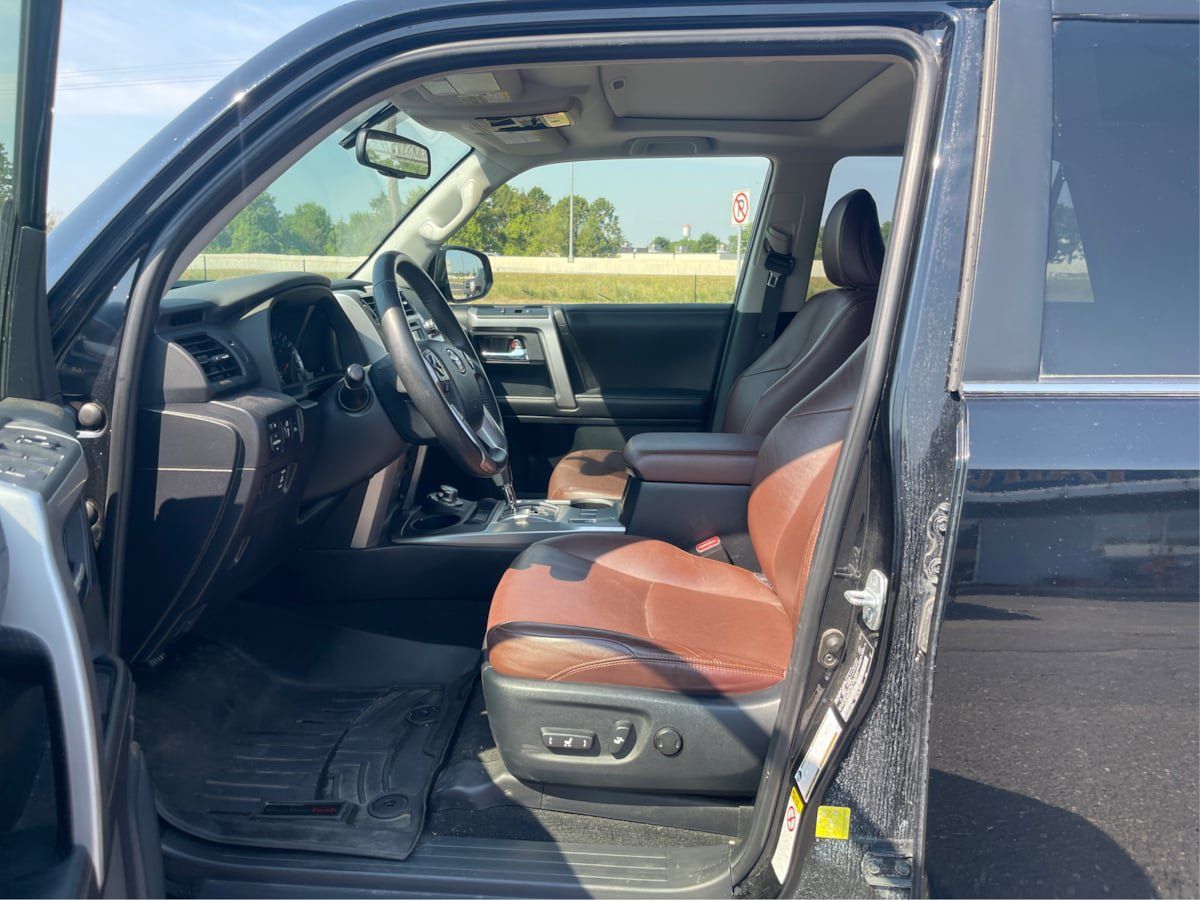 Used 2015 Toyota 4Runner Limited AWD/4WD image 9