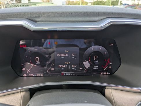 Used 2024 GMC Canyon Denali image 3