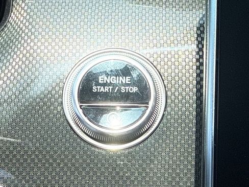 Used 2025 Mercedes-Benz CLE 300 4MATIC Coupe image 28
