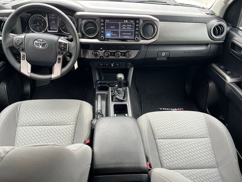 Certified 2020 Toyota Tacoma SR5 AWD/4WD image 19