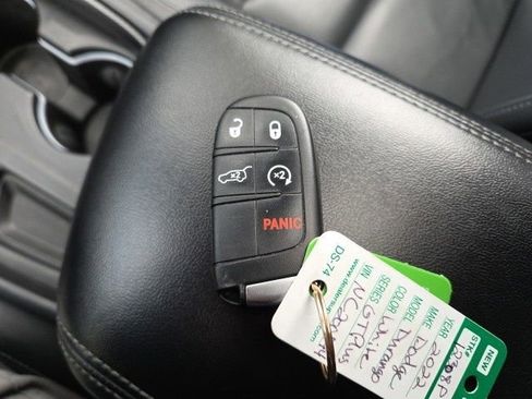 Used 2022 Dodge Durango GT image 11