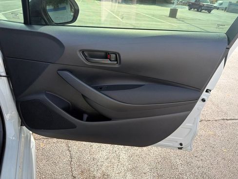 Used 2025 Toyota Corolla LE w/ LE Premium Package FWD image 24