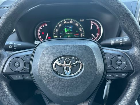Used 2025 Toyota RAV4 LE FWD image 11