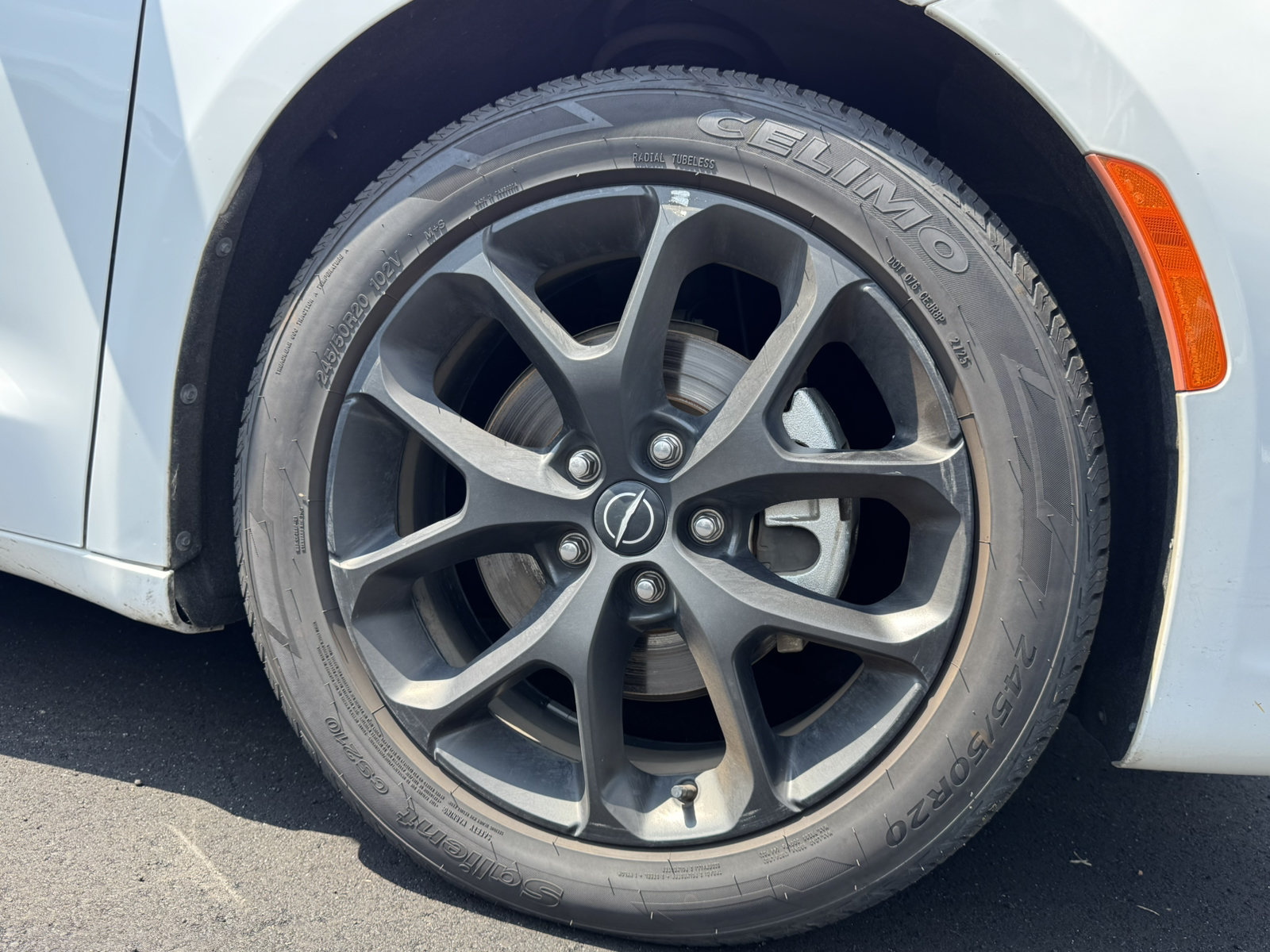 Used 2025 Chrysler Pacifica Limited FWD image 15