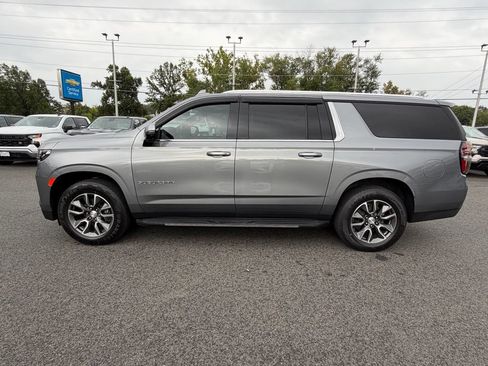 Used 2021 Chevrolet Suburban LT w/ LT Signature Package AWD/4WD image 26