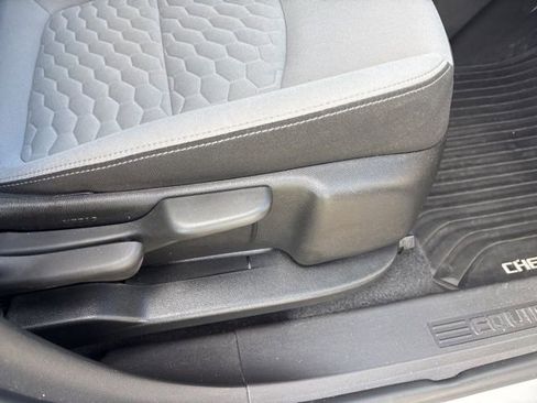 Used 2020 Chevrolet Equinox LS w/ LS Convenience Package image 38