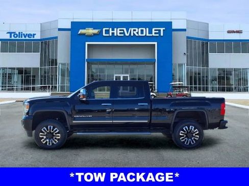 Used 2019 GMC Sierra 2500 Denali w/ Duramax Plus Package image 4