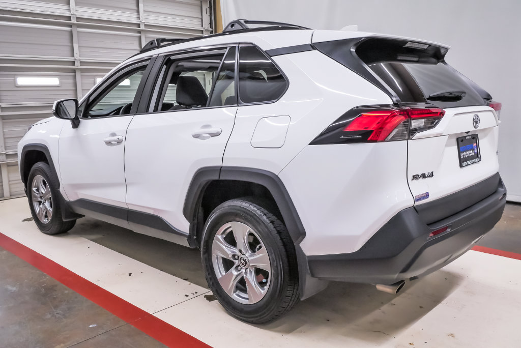 Used 2024 Toyota RAV4 XLE w/ Convenience Package FWD image 8