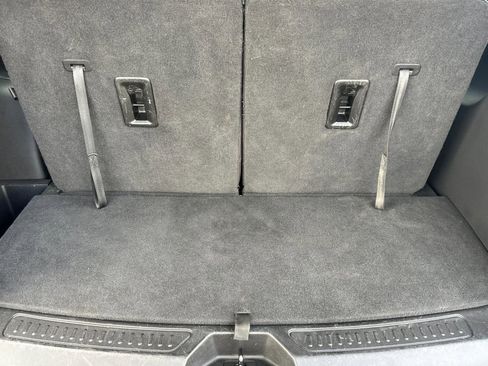 Certified 2022 GMC Acadia AT4 w/ Preferred Package image 17