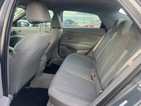 Used 2024 Hyundai Elantra SEL image 16
