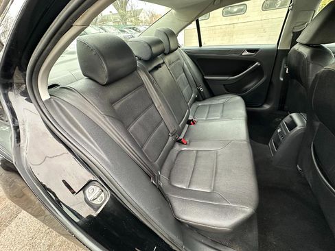 Used 2012 Volkswagen Jetta SE FWD image 28