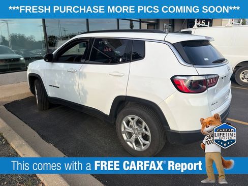 Used 2024 Jeep Compass Latitude AWD/4WD image 5