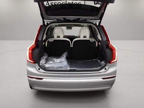 Certified 2025 Volvo XC90 T8 Plus w/ Protection Package Premier image 15