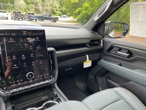 New 2026 GMC Yukon AT4 w/ AT4 Premium Plus Package AWD/4WD image 34