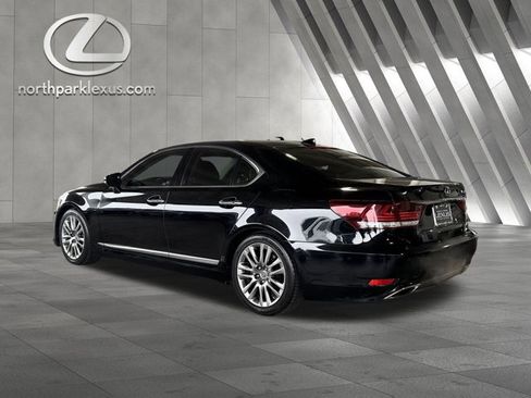 Used 2017 Lexus LS 460 image 2