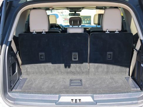 Used 2024 Ford Expedition Limited AWD/4WD image 9