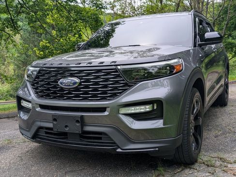 Used 2024 Ford Explorer ST-Line w/ Class IV Trailer Tow Package AWD/4WD image 24