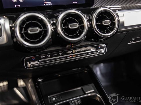 Used 2022 Mercedes-Benz GLB 250 4MATIC image 27