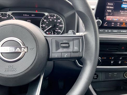 Used 2024 Nissan Rogue S FWD image 23