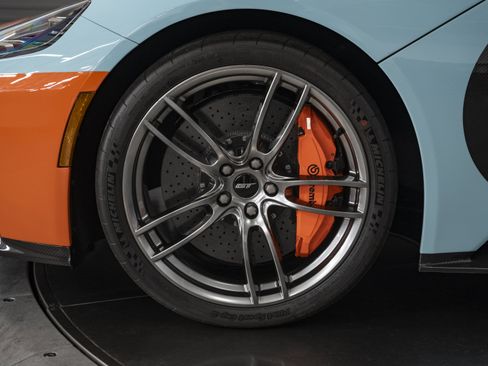 Used 2019 Ford GT RWD image 29