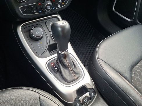 Used 2019 Jeep Compass Latitude w/ Popular Equipment Group image 17