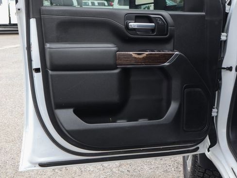 Used 2022 GMC Sierra 2500 SLE w/ SLE Convenience Package image 17