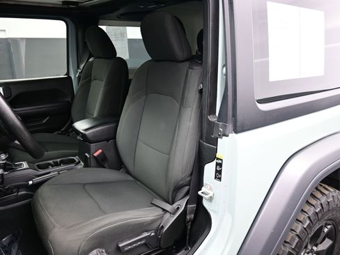 Used 2023 Jeep Wrangler Willys image 11