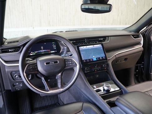Used 2024 Jeep Grand Cherokee Limited 4xe AWD/4WD image 11