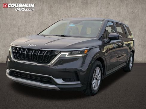 Used 2024 Kia Carnival LX image 3