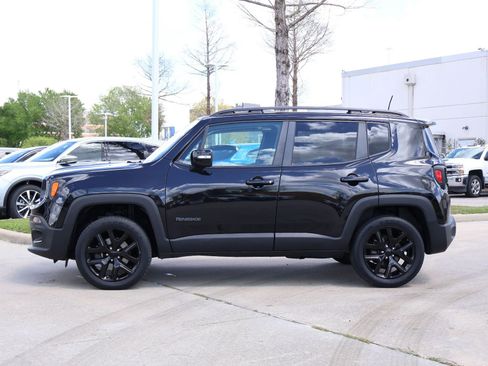 Used 2018 Jeep Renegade Altitude AWD/4WD image 3