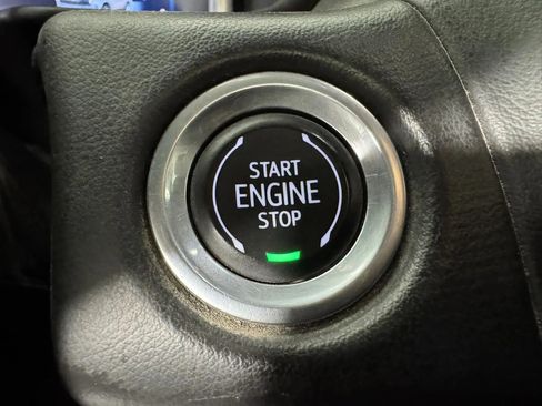 Used 2023 Chevrolet Suburban Premier AWD/4WD image 17