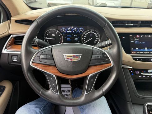 Used 2017 Cadillac XT5 Platinum AWD/4WD image 14