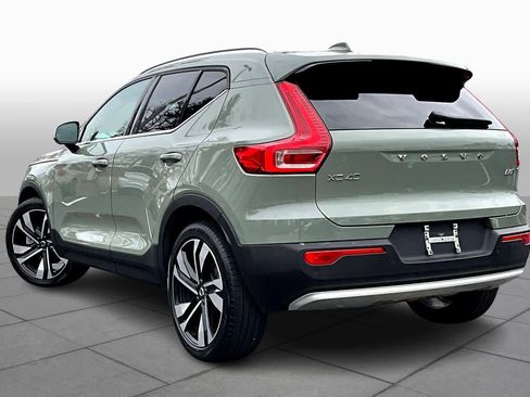 Certified 2023 Volvo XC40 B5 Ultimate w/ Protection Package Premier image 11